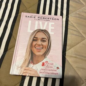 Sadie Robertson “Live” book!